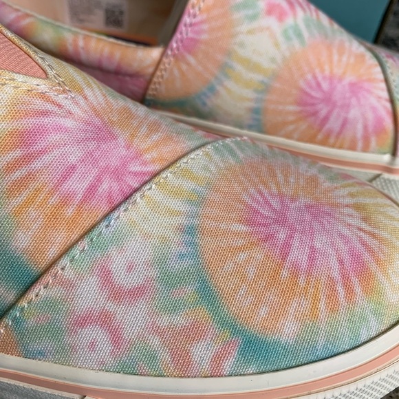 Toms Alpargata Slip On Candy Pink Tie Dye Canvas Sneaker Size 8 1/2 New - Picture 5 of 8